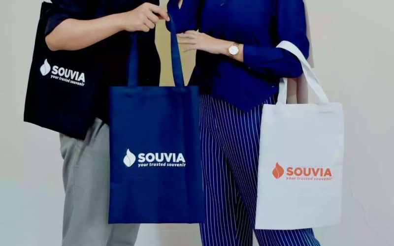 Souvia.co.id : Vendor & Konveksi Tote Bag Souvenir & Seminar Kit